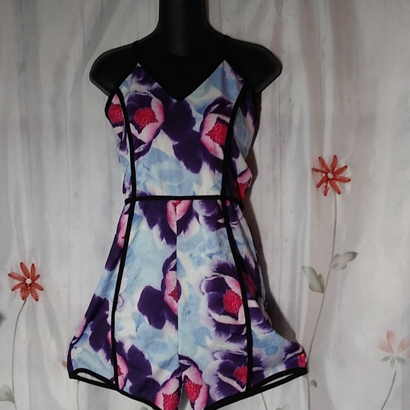 no brand Pants - Big bold flower print romper. Size Large, No Brand